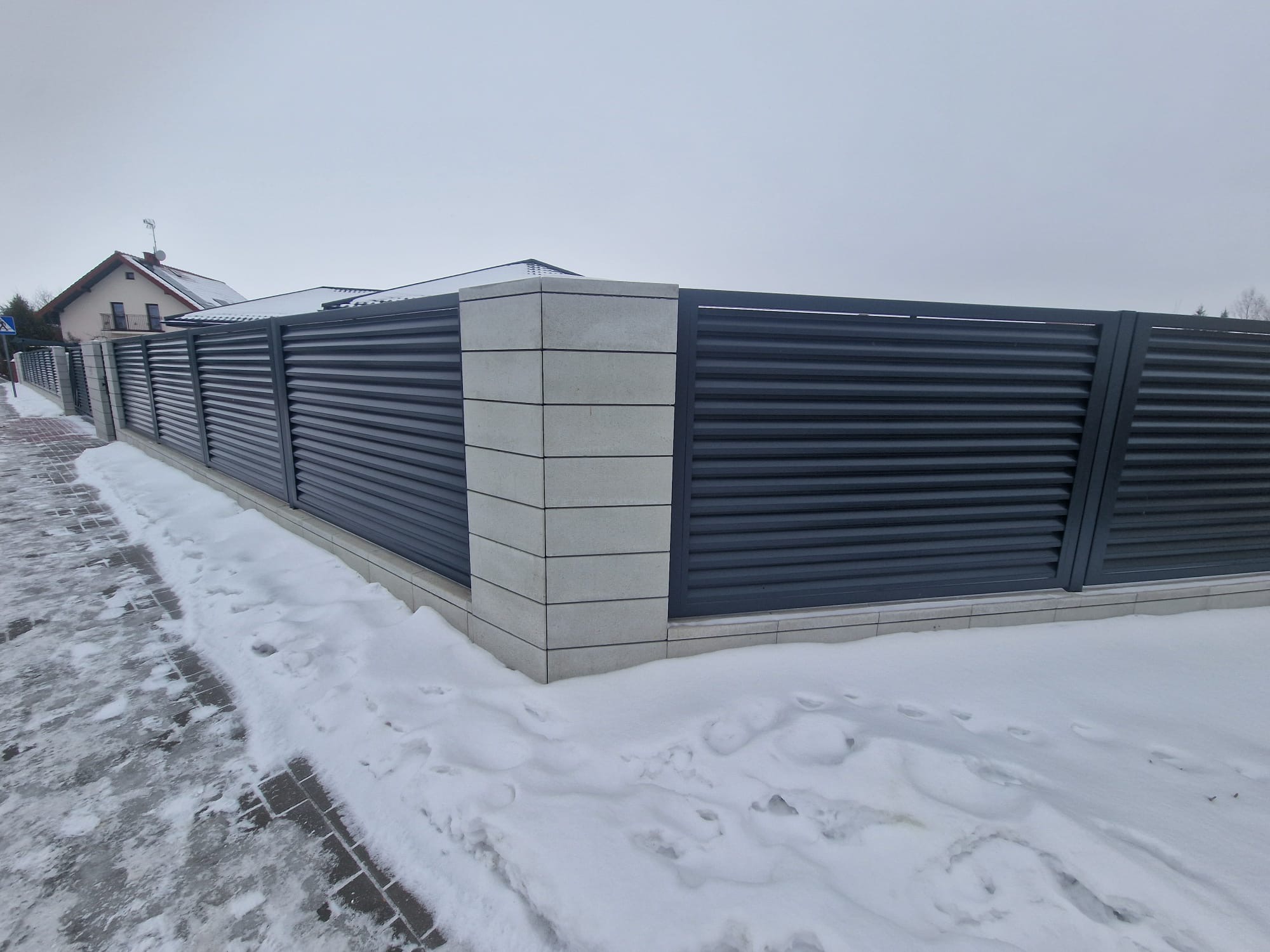 0f097419 4e49 4883 812e Bec59de0b543